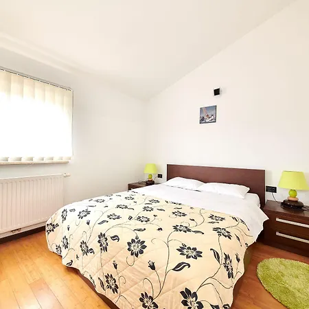 Stella Adria Apartment *